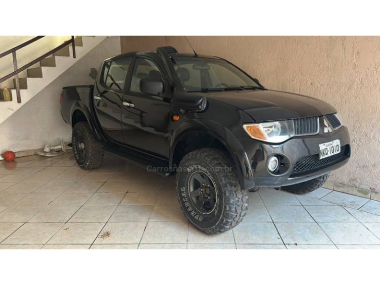 MITSUBISHI - L200 TRITON - 2010/2010 - Preta - R$ 55.000,00