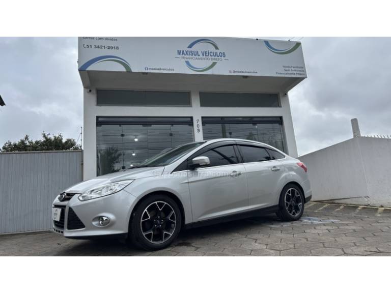 FORD - FOCUS - 2014/2014 - Prata - R$ 23.990,00